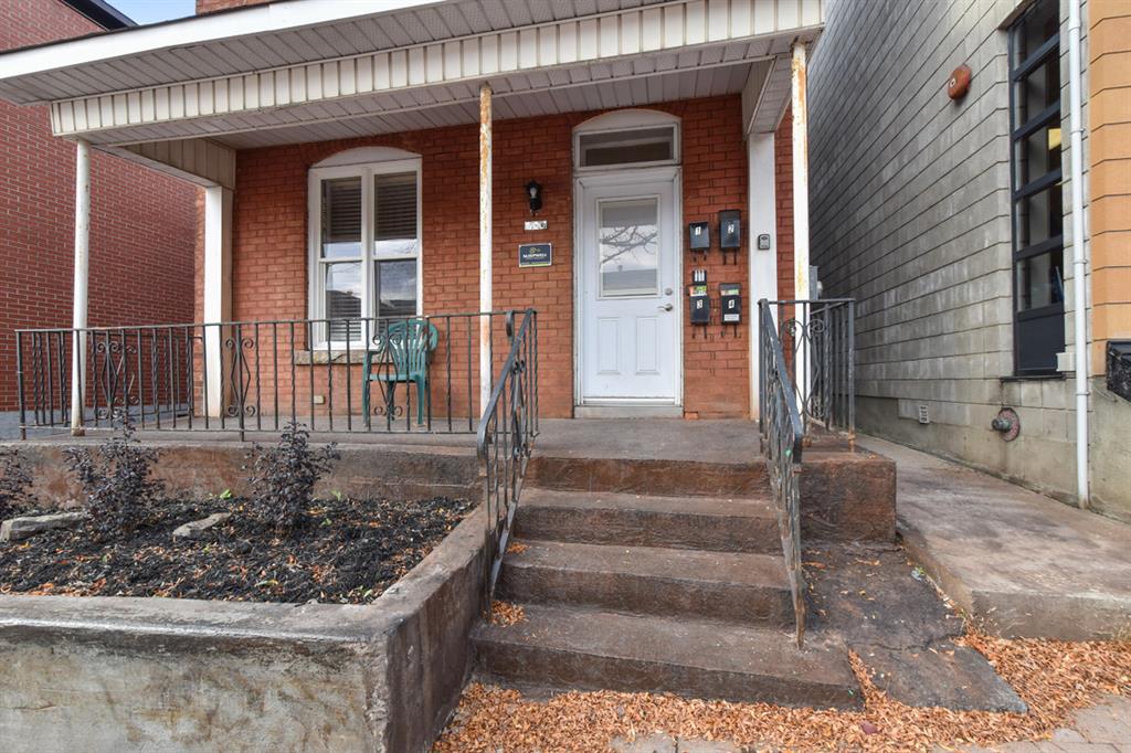 865 Somerset Street W
