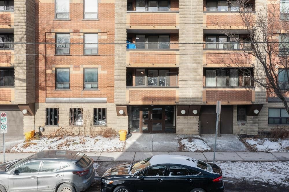 201 Laurier Avenue East - 405
