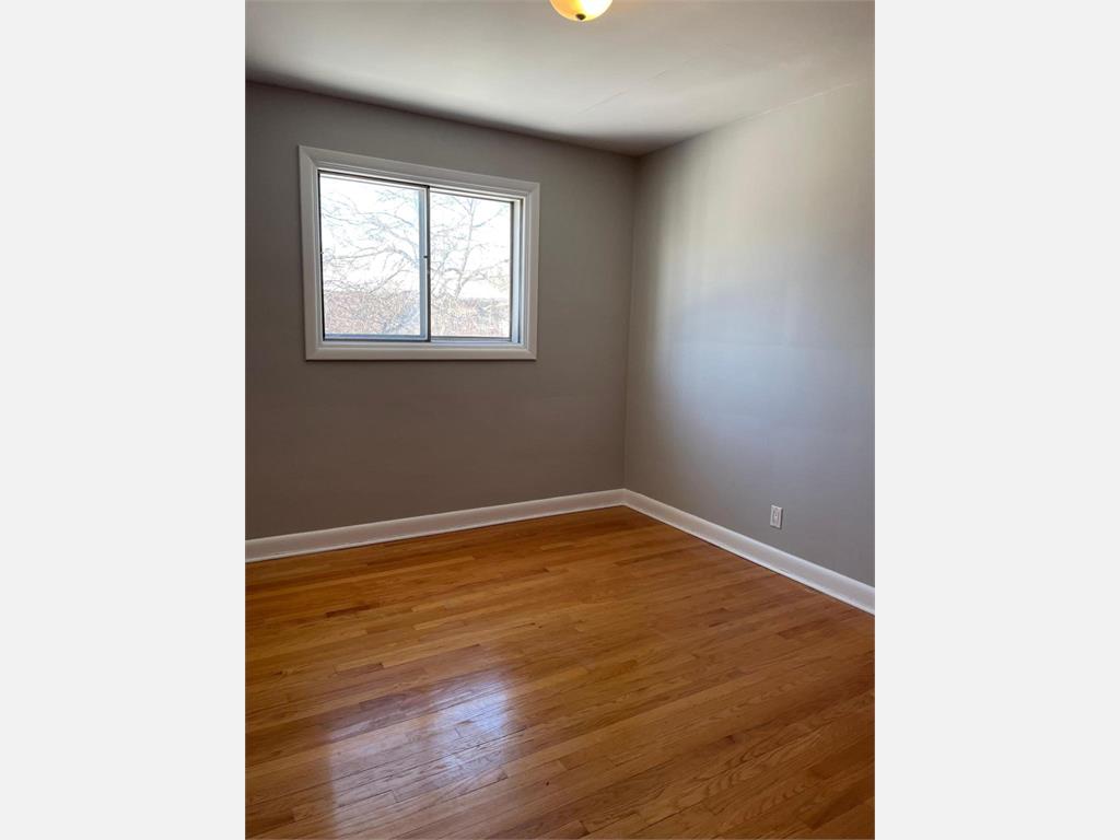 1 - 1689 Edgehill Place