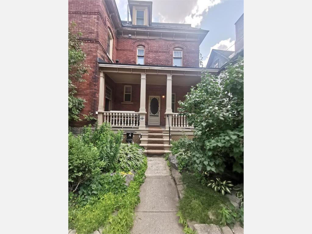 192 Cobourg Street - 1