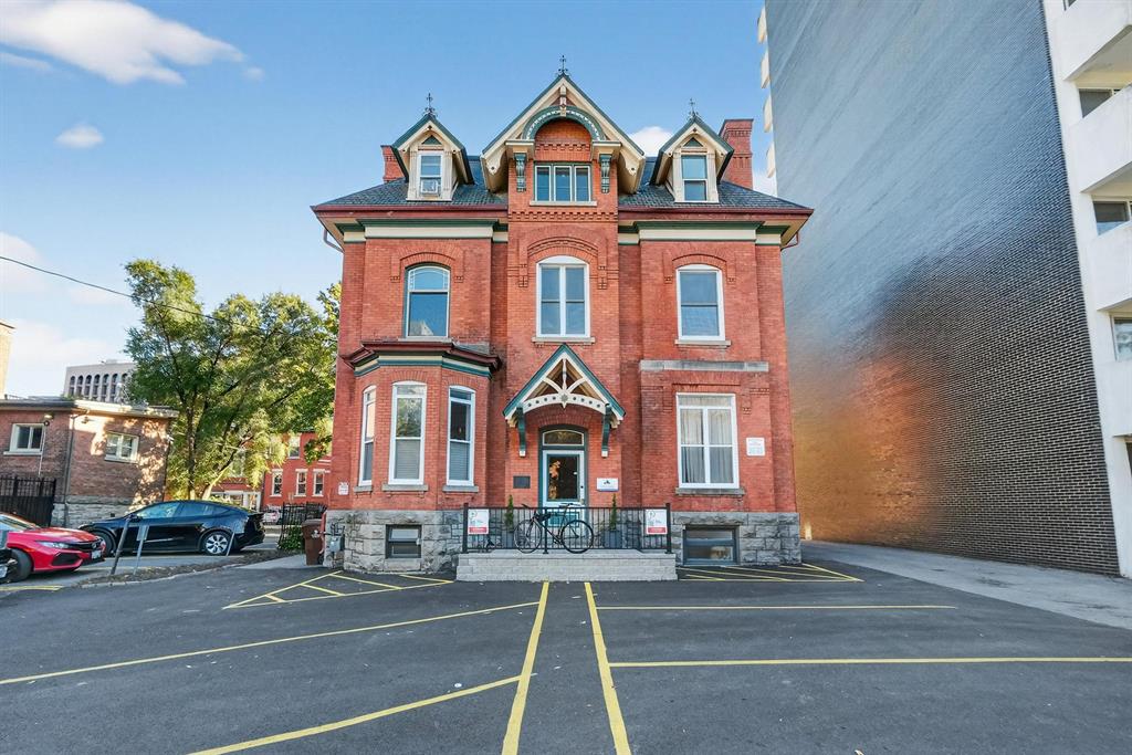 3-260 Somerset Street