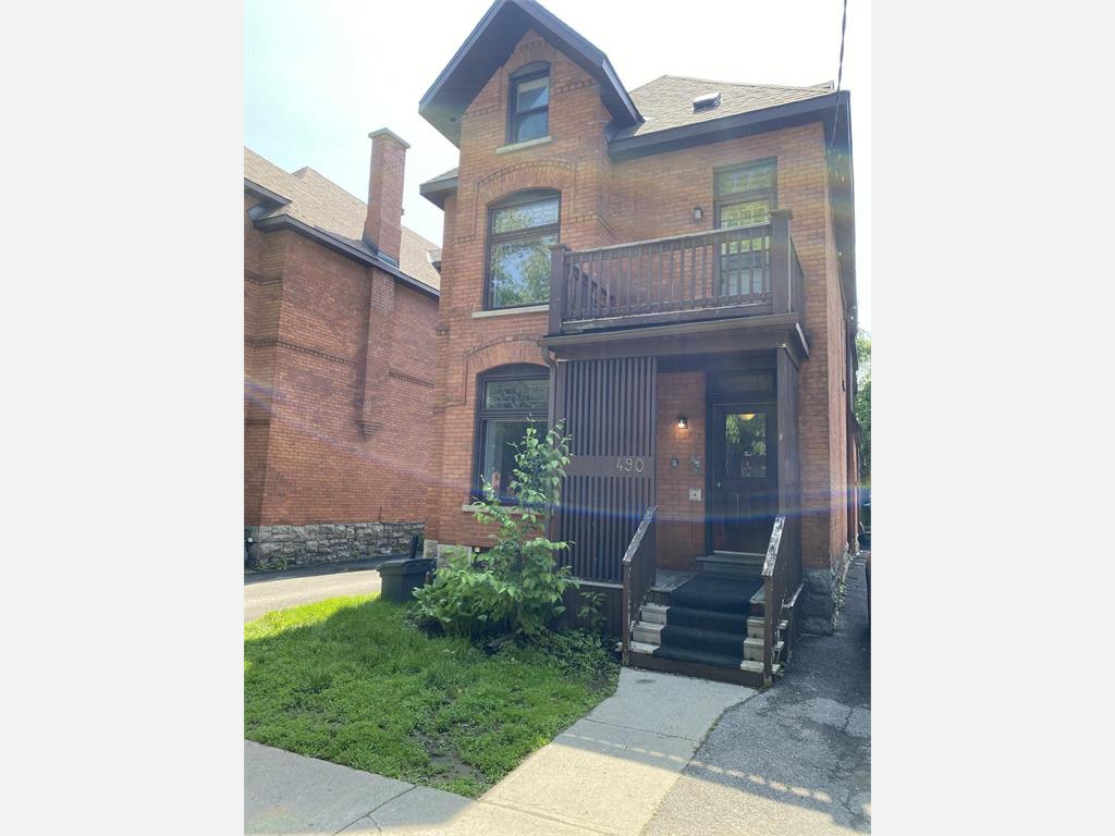 490 GILMOUR STREET