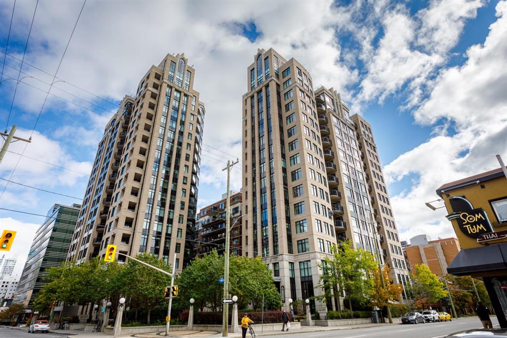 235 Kent Street - 1013