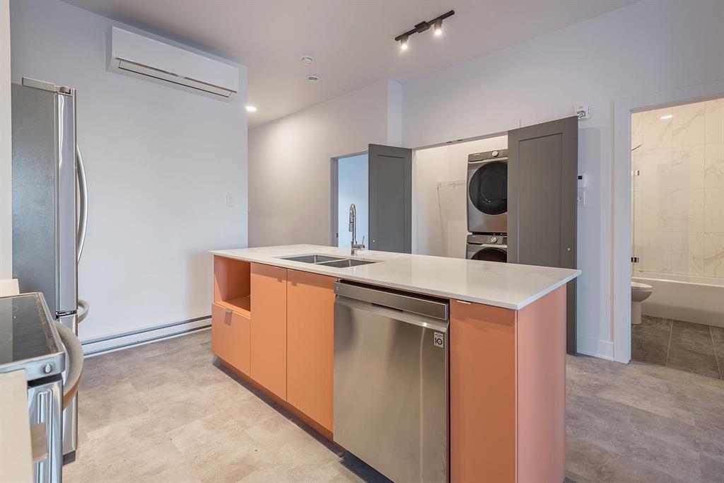 1016 Laurier