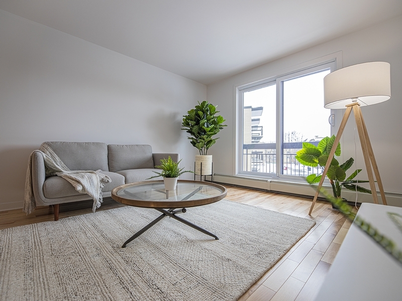 5200-5205-5215 Riviera Blvd.