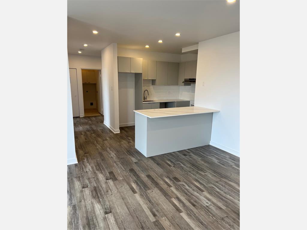 15 av. des lourdes, pointeclaire Apartment for Rent