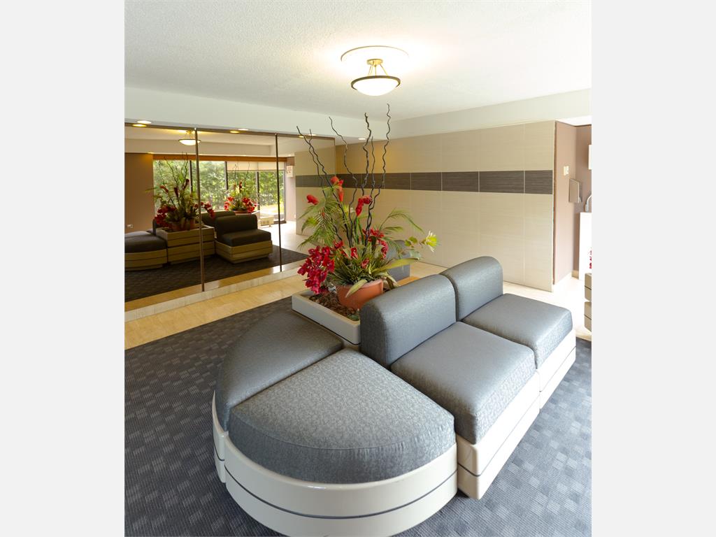 205 Frobisher, PointeClaire Apartment for Rent