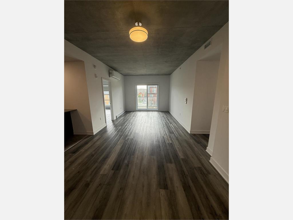 250 Boulevard Hymus