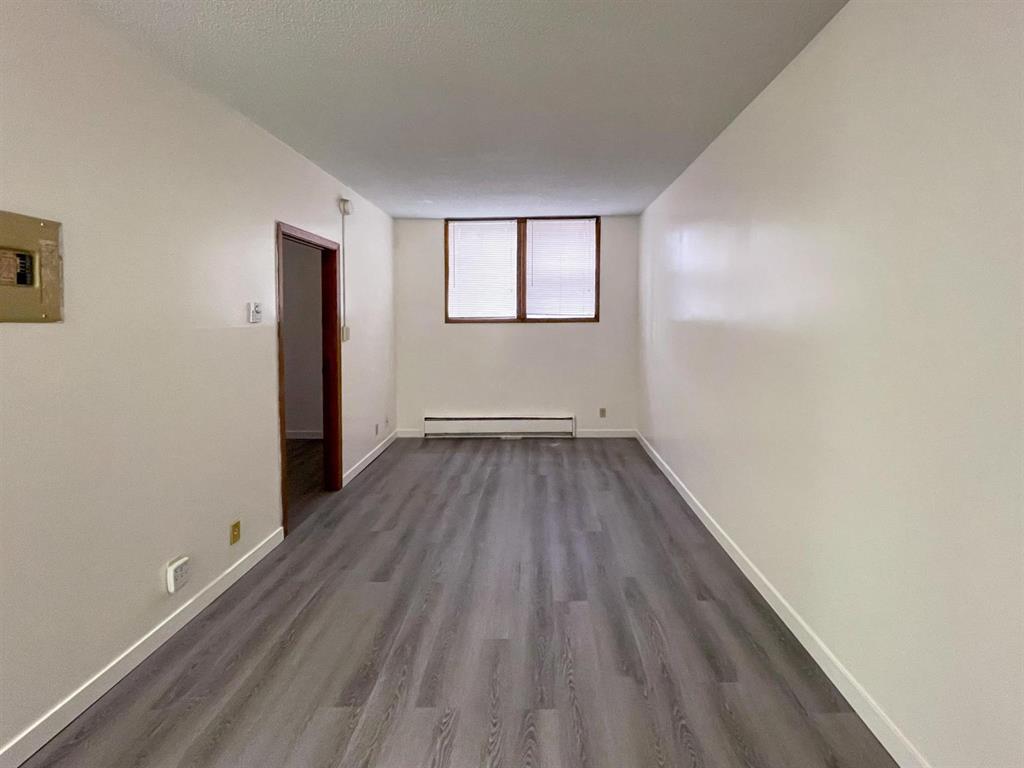 1503 Victoria Ave.