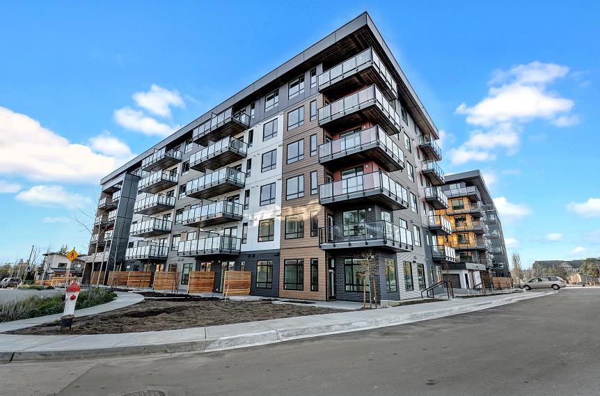 2515 Hackett Crescent