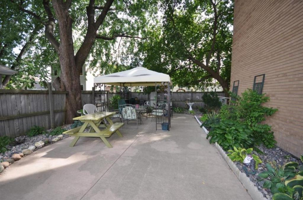 230 north forsyth street, sarnia Apartment for Rent