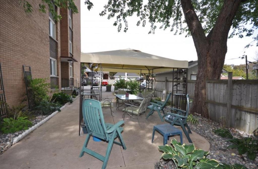 230 north forsyth street, sarnia Apartment for Rent