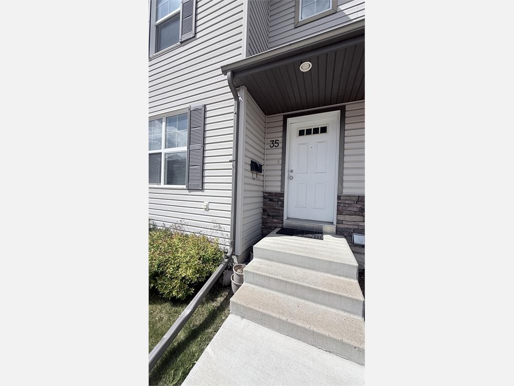 135 Pawlychenko Lane