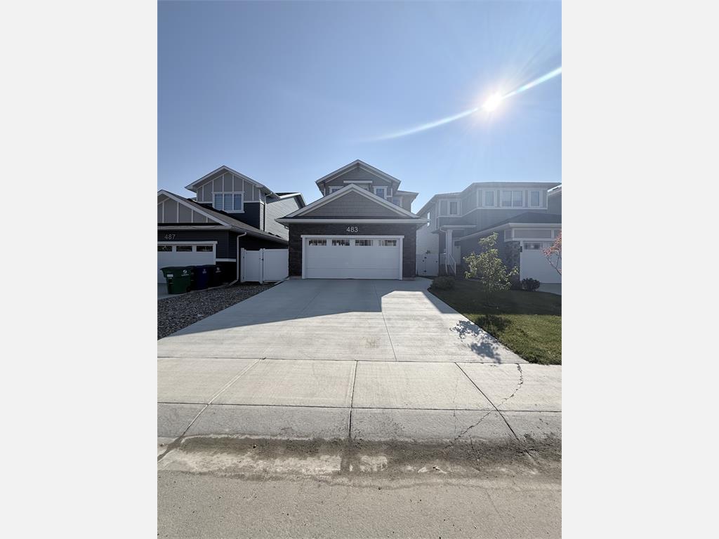 438 Schmeiser Bend