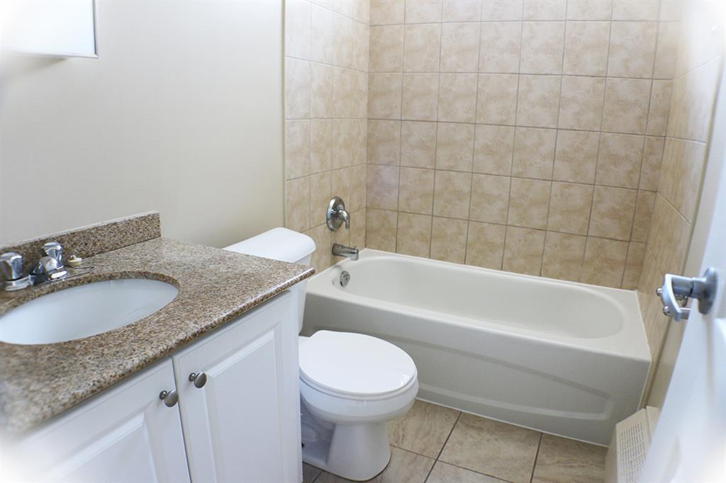 380 and 382 Vine Street, St. Catharines Apartment for Rent