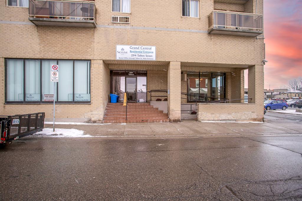 294 and 330 talbot street, st. thomas Apartment for Rent