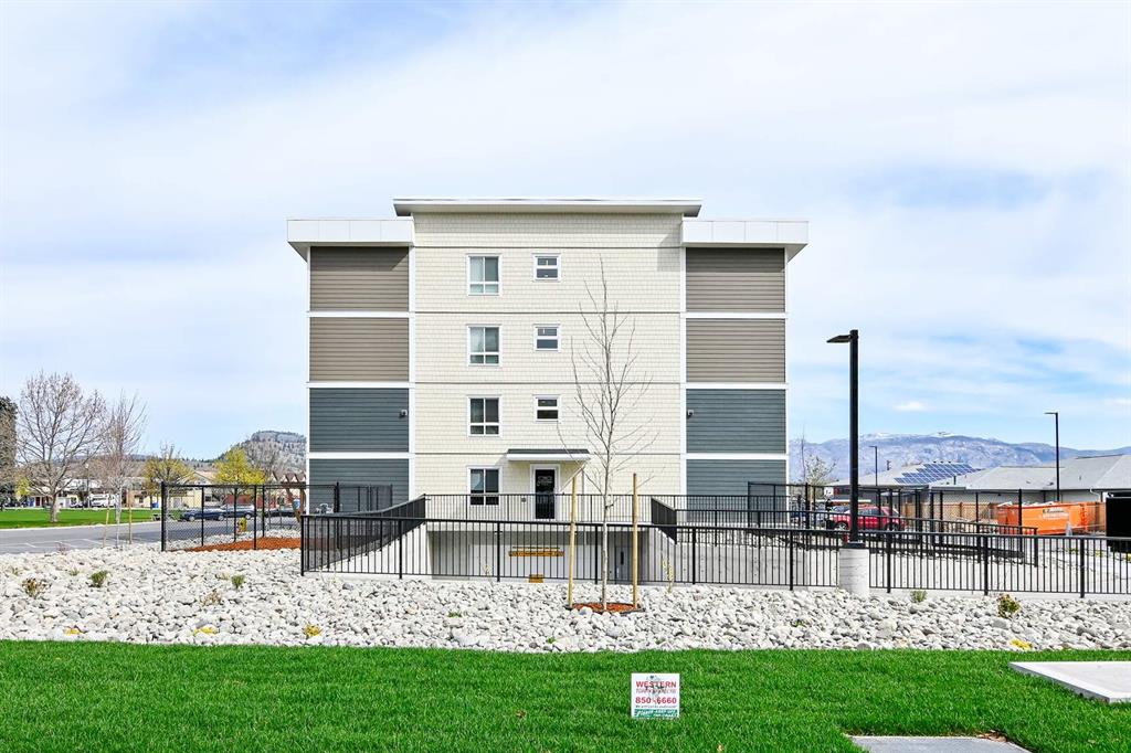 12809 Kelly Ave, Summerland Apartment for Rent