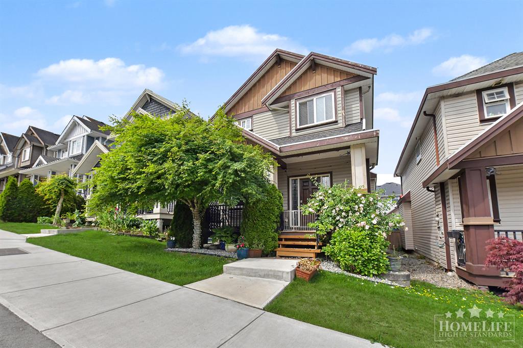 6125 148 St