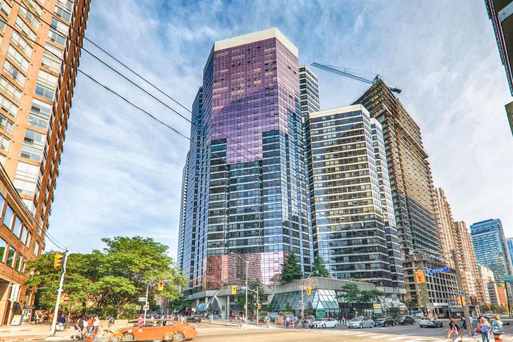 1001 Bay Street, Suite 1718