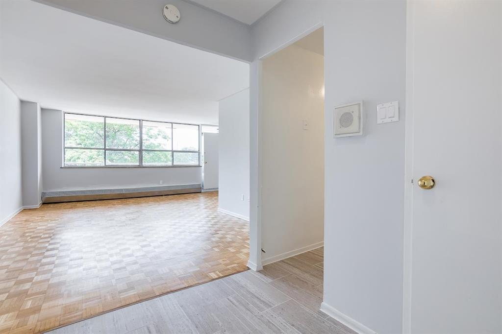 215 markham road, toronto Apartment for Rent