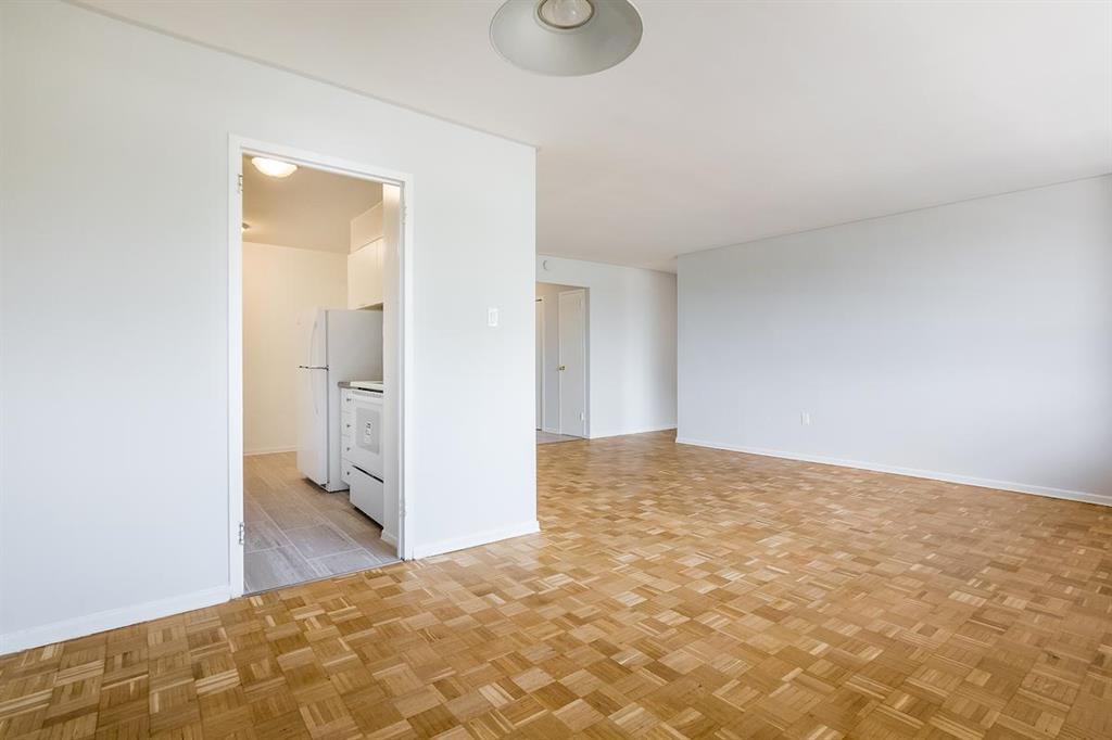 215 markham road, toronto Apartment for Rent