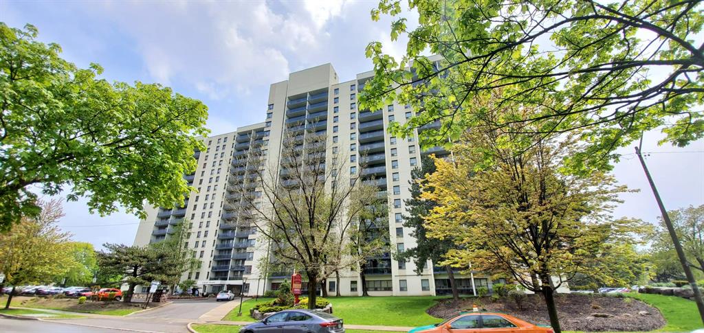 Apartments On Forest Drive