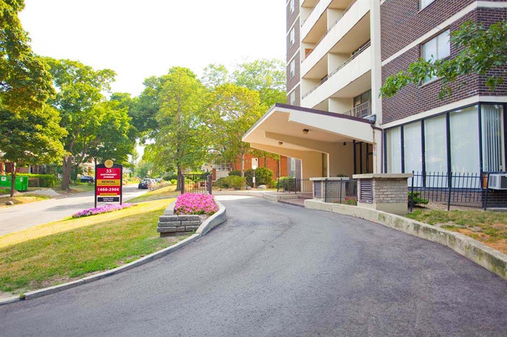 33 Eastmount Avenue, Toronto Apartment for Rent B39765