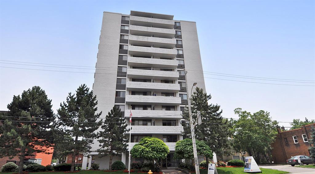 411 Eglinton Avenue East