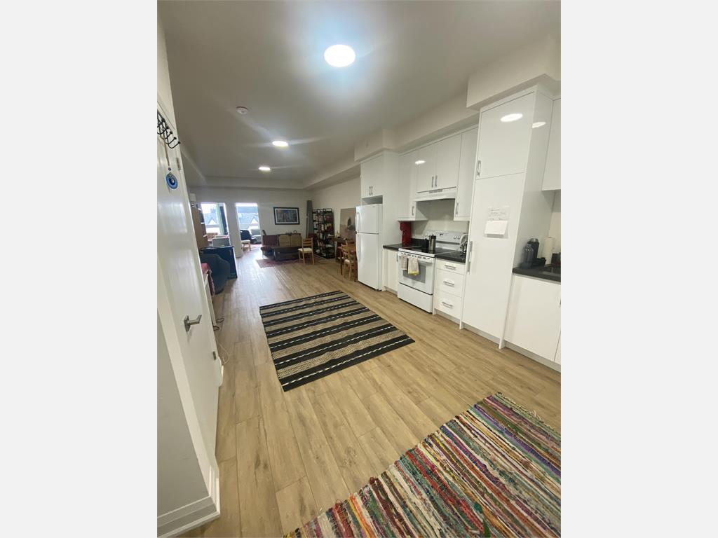 782 st clair ave west