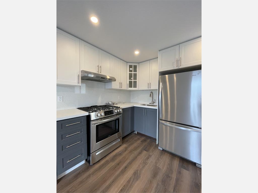 798 Ossington Ave. Toronto, Ontario M6G 3V1