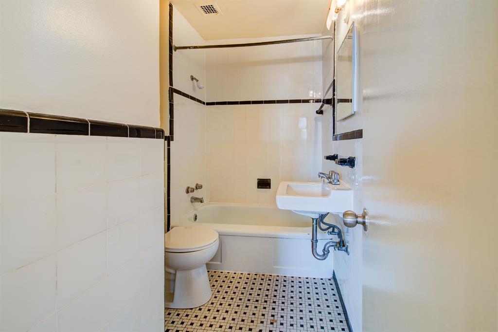 8 Vinci Cres