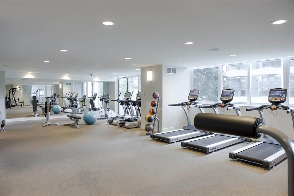 99 Davisville Avenue, Toronto - Apartment for Rent