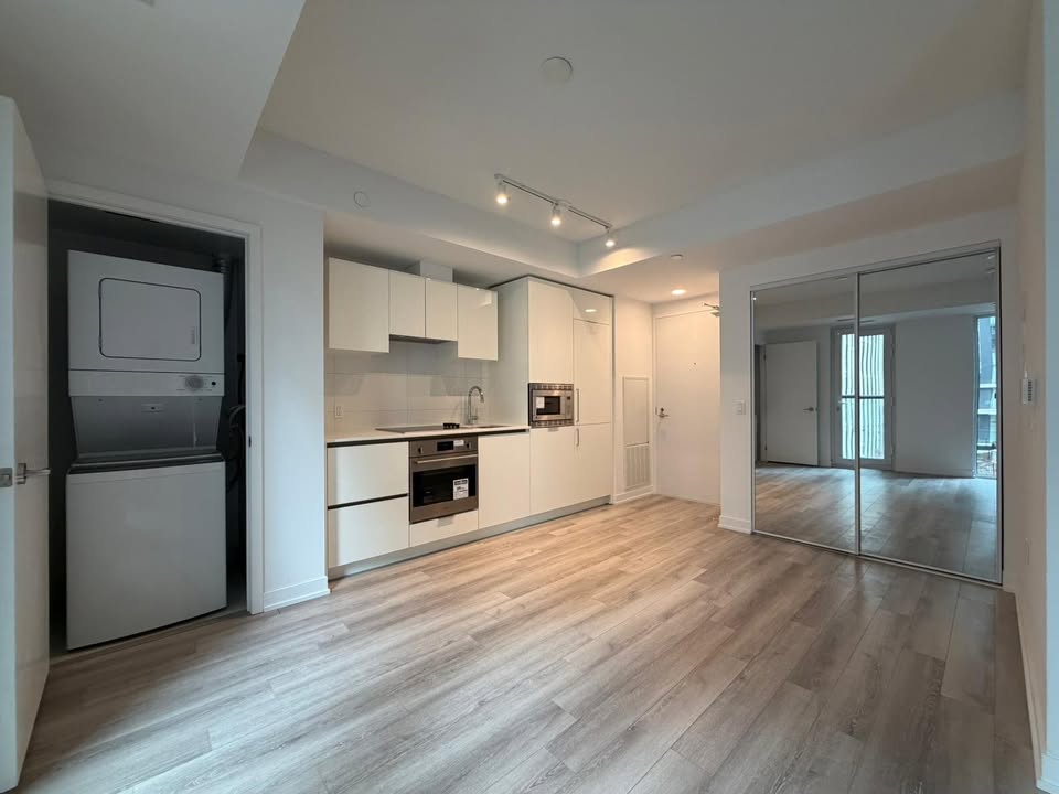 121 st patrick st toronto