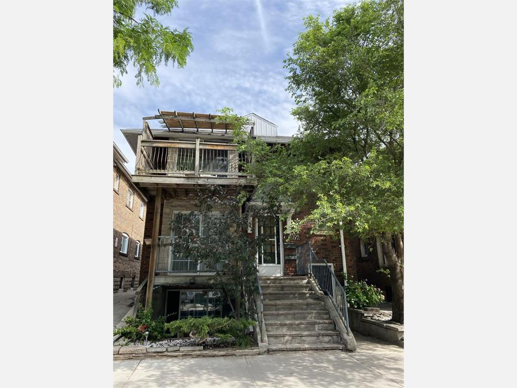 1862 Bloor Street West