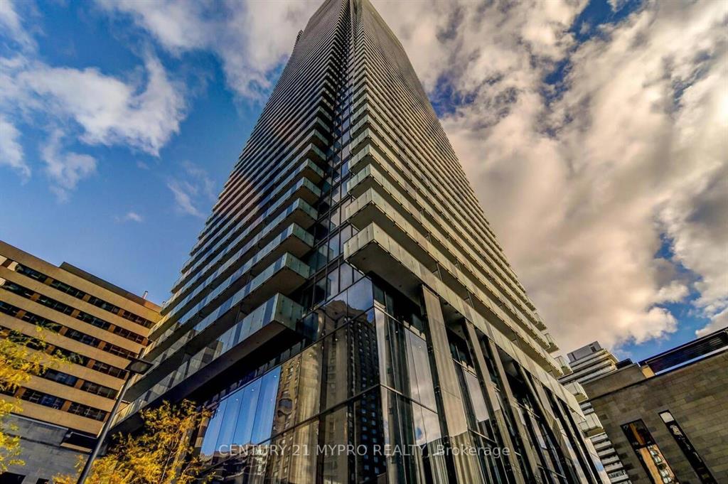 1080 Bay St 3004