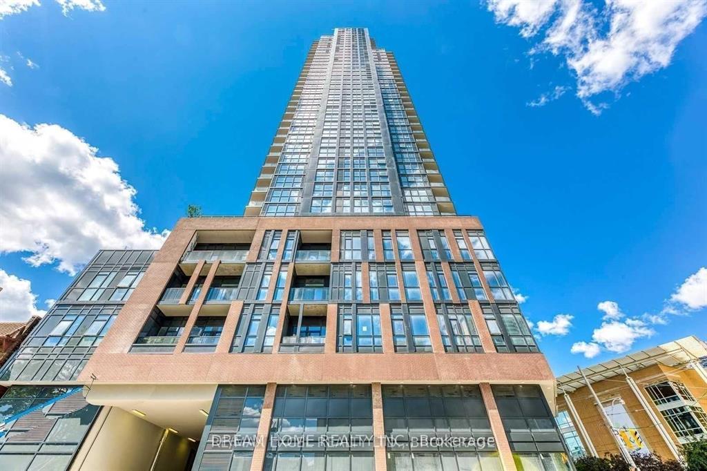 159 Wellesley St E 608