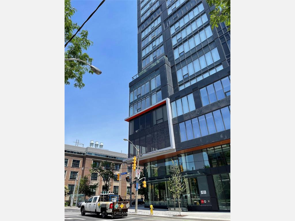 203 College St 1404