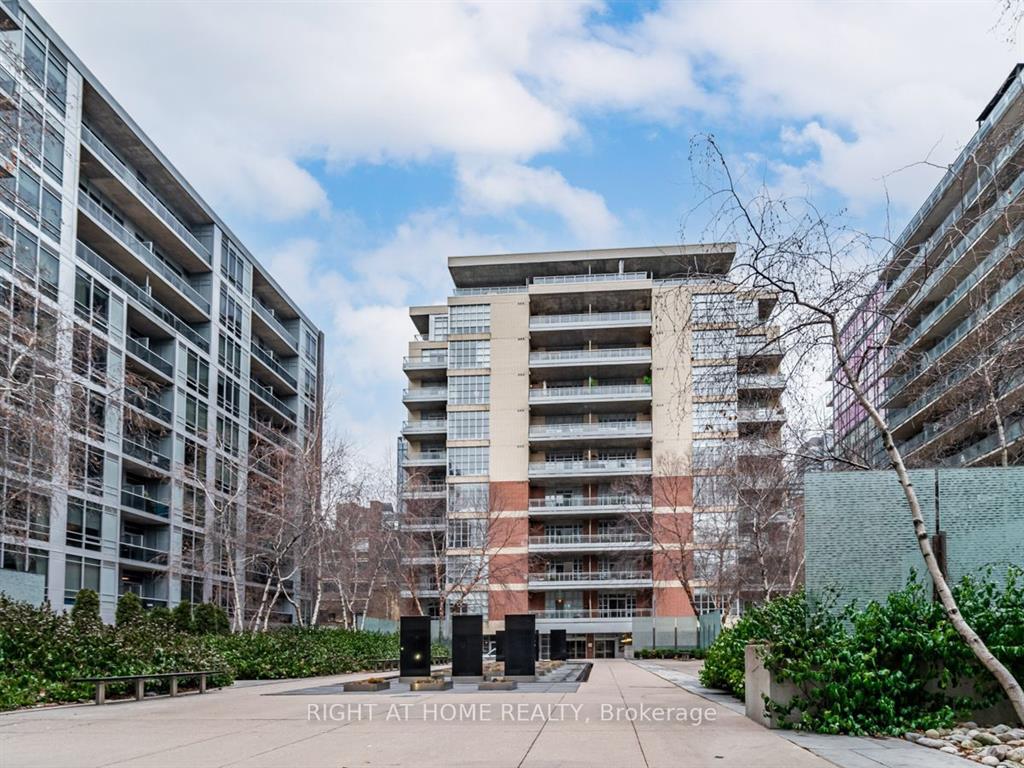 23 Brant St Unit 704