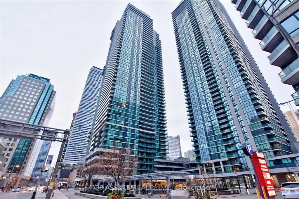 33 Bay St 4905
