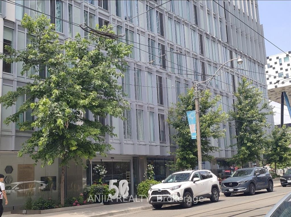 50 Mccaul St 1204