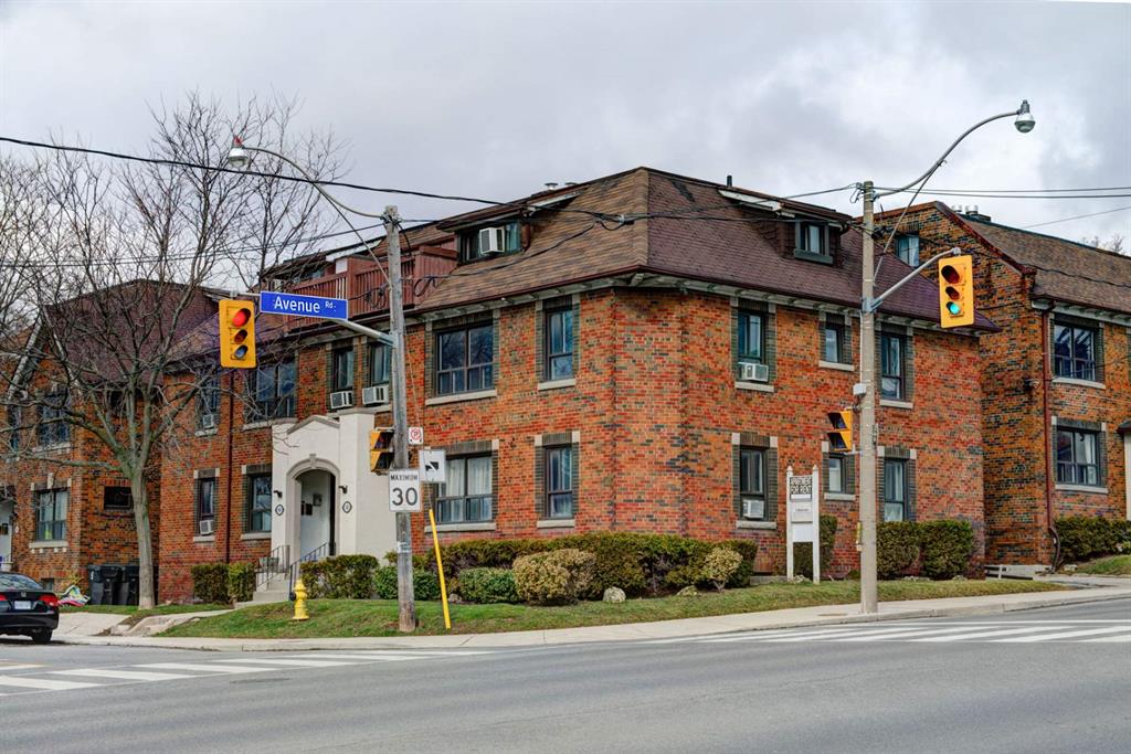 42 College View Ave.