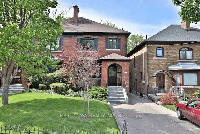 262 Castlefield Ave