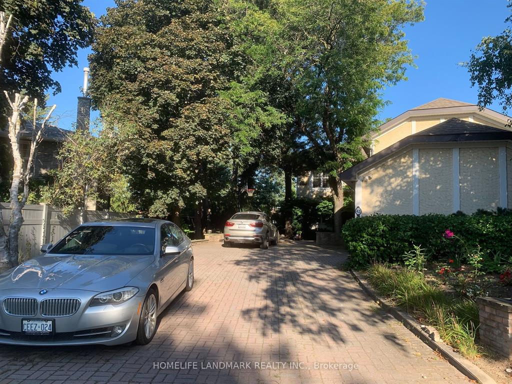 42 Mellowood Dr