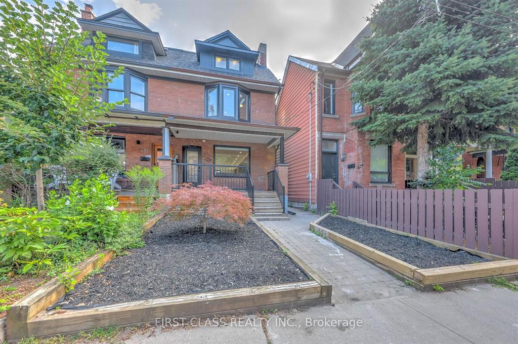 431 Roxton Rd Main