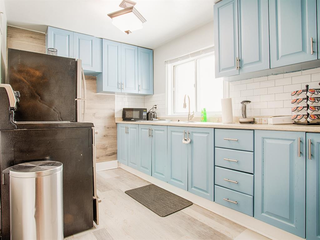 46 Lippincott Street West