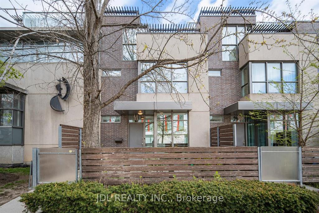 31 Brunel Crt Th8