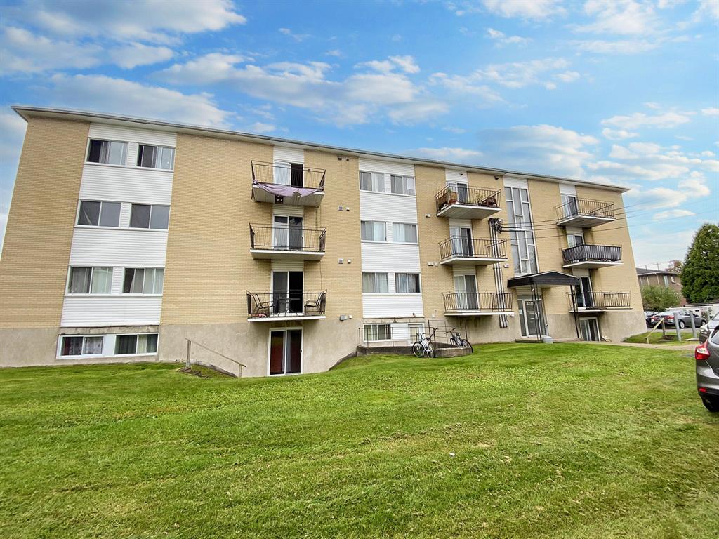 3275, RUE LOUIS-PASTEUR