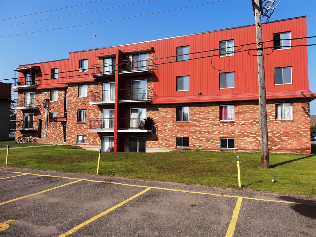 4045 RUE LOUIS-PINARD