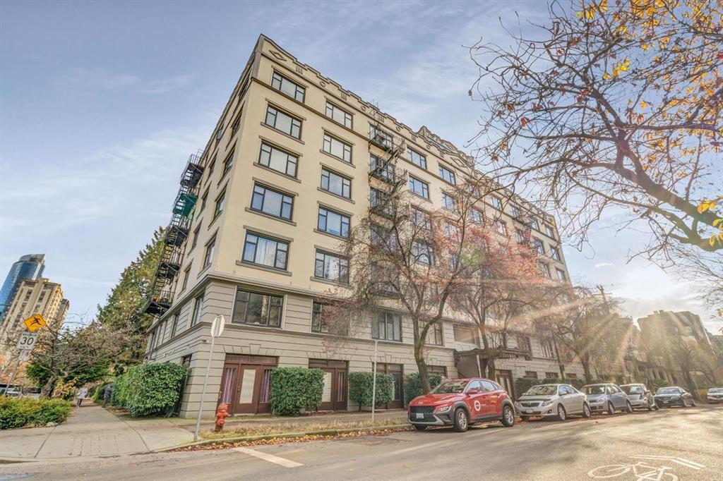 1086 Bute Street