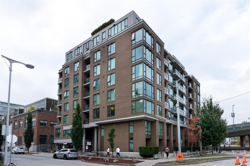 445 West 2nd Avenue